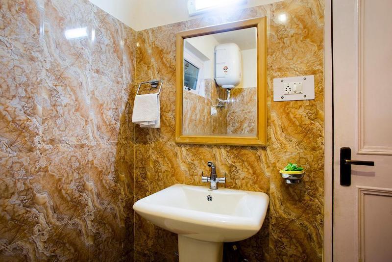 Hotel Manali Continental Ngoại thất bức ảnh